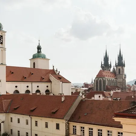 Lil With Tyn Cathedral View, Parking & Ac *